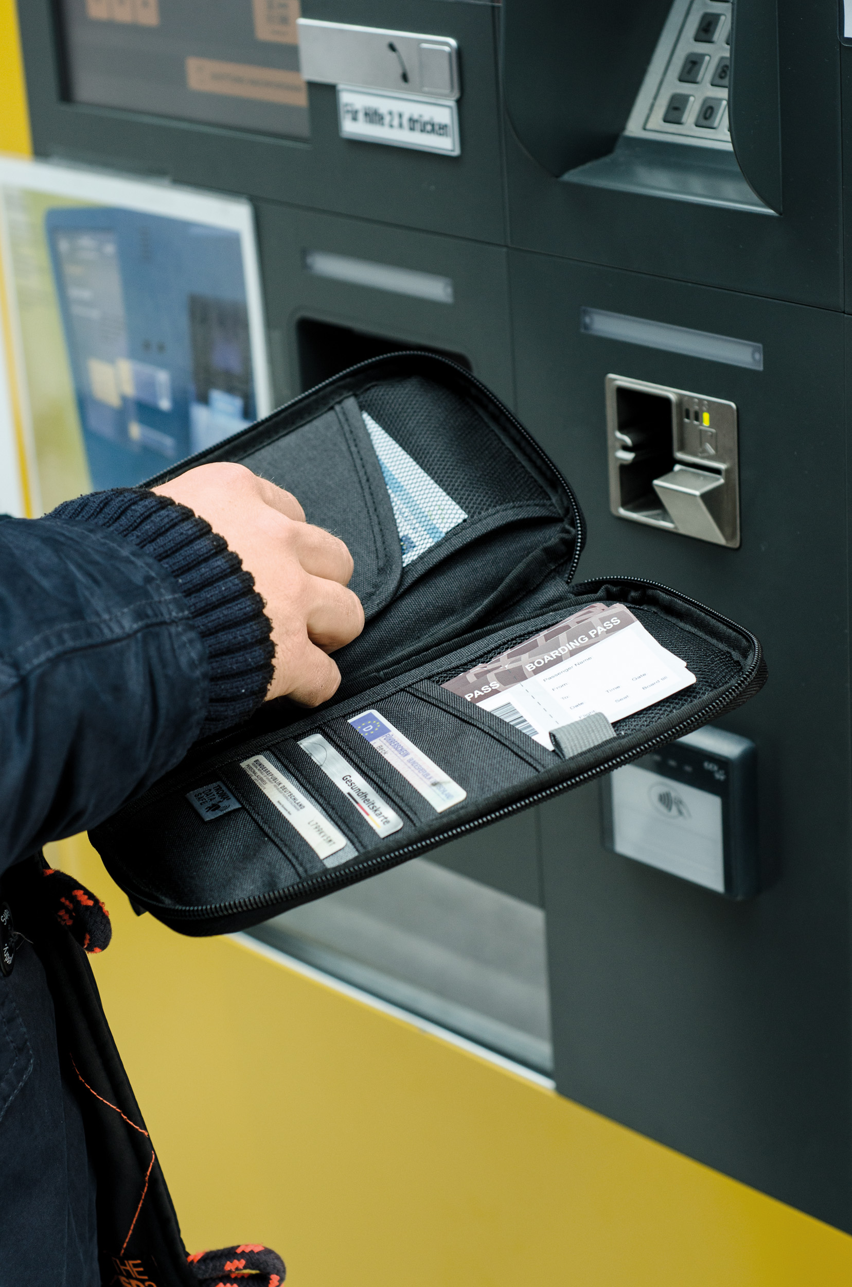 TROIKA Etui SAFE FLIGHT mit Motiv