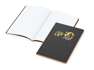 Notizbuch Tablet-Book Farbschnitt Naturkarton-Softcover schwarz, Papierformat/Lineatur DIN A5 / Punktraster, Farbschnitt/Logodruck orange/4farbig