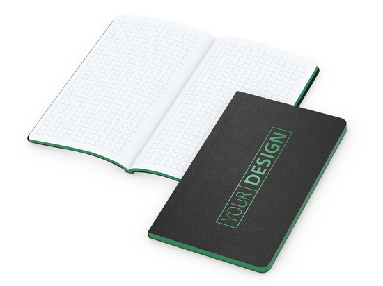Notizbuch Tablet-Book Farbschnitt Naturkarton-Softcover schwarz, Papierformat/Lineatur 94 × 152 mm / Winkelkaro, Farbschnitt/Logodruck grün/grün