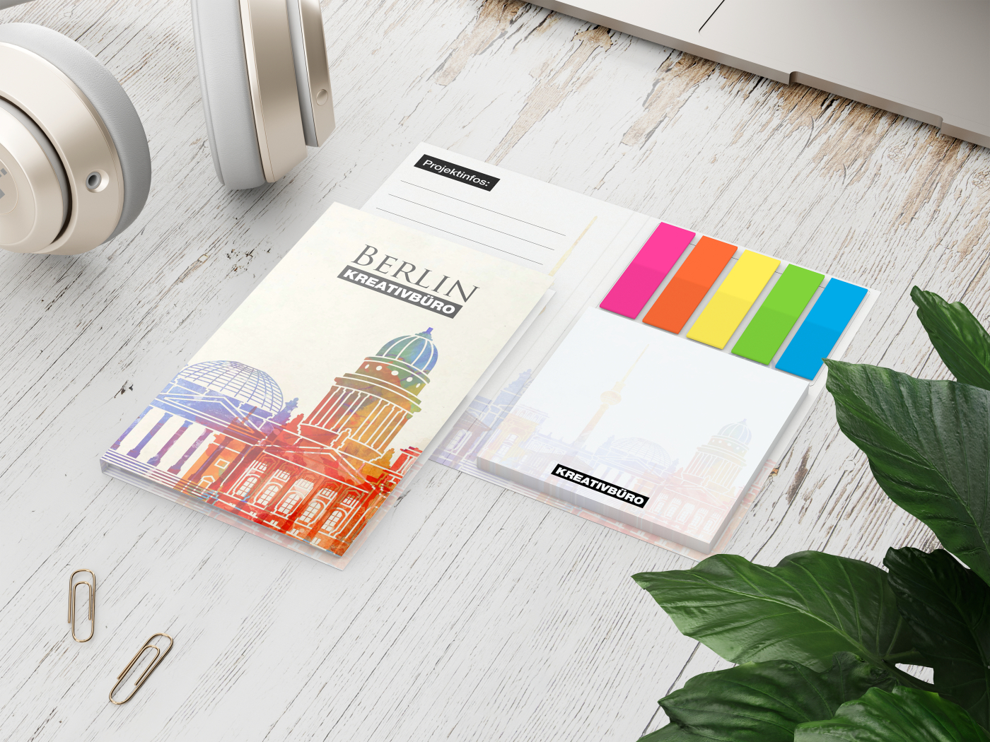 Haftnotiz-Set Berlin Zettel quadratisch Karton-Umschlag mit Buchöffnung, Haftmarker-Material transparente, farbige Folie, Umschlag-Material Karton glänzend