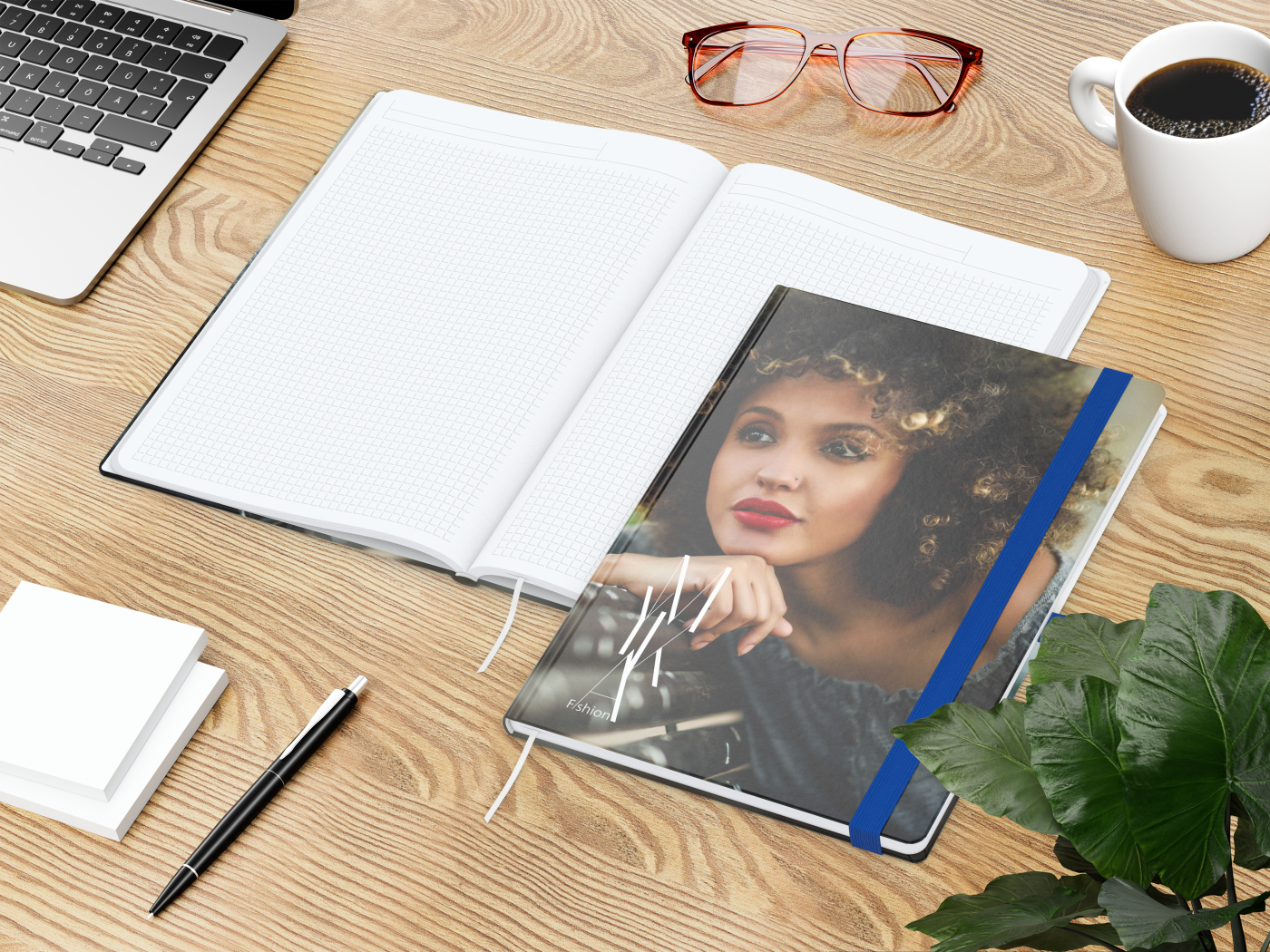 Notizbuch Match-Book White Bestseller, A4, Cover-Star, matt-individuell, mittelblau