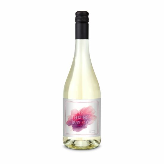 Stoßen Sie miteinander an: Eine klare Flasche deutscher Secco (0,75 l) kombiniert mit 2 passenden Secco Gläsern. Zum Wohl!