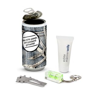 Echte Männerdose: an die Werkzeuge fertig los! 1 Multitool (sortiert) als Schlüsselanhänger, 1 Mini Wasserwaage, 1 Tube Duschgel.