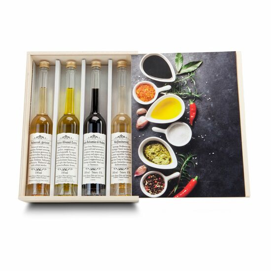 Aceto Balsamico, Weißweinessig, Natives Olivenöl Extra und Walnussöl, in schönen Schmuckflaschen, je 100 ml. Verpackt in passender Holzkiste