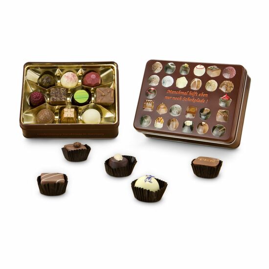 Manchmal hilft eben doch nur noch Schokolade! Und bei dieser Auswahl, kann einfach niemand mehr widerstehen! 125 g in geprägter Geschenkdose