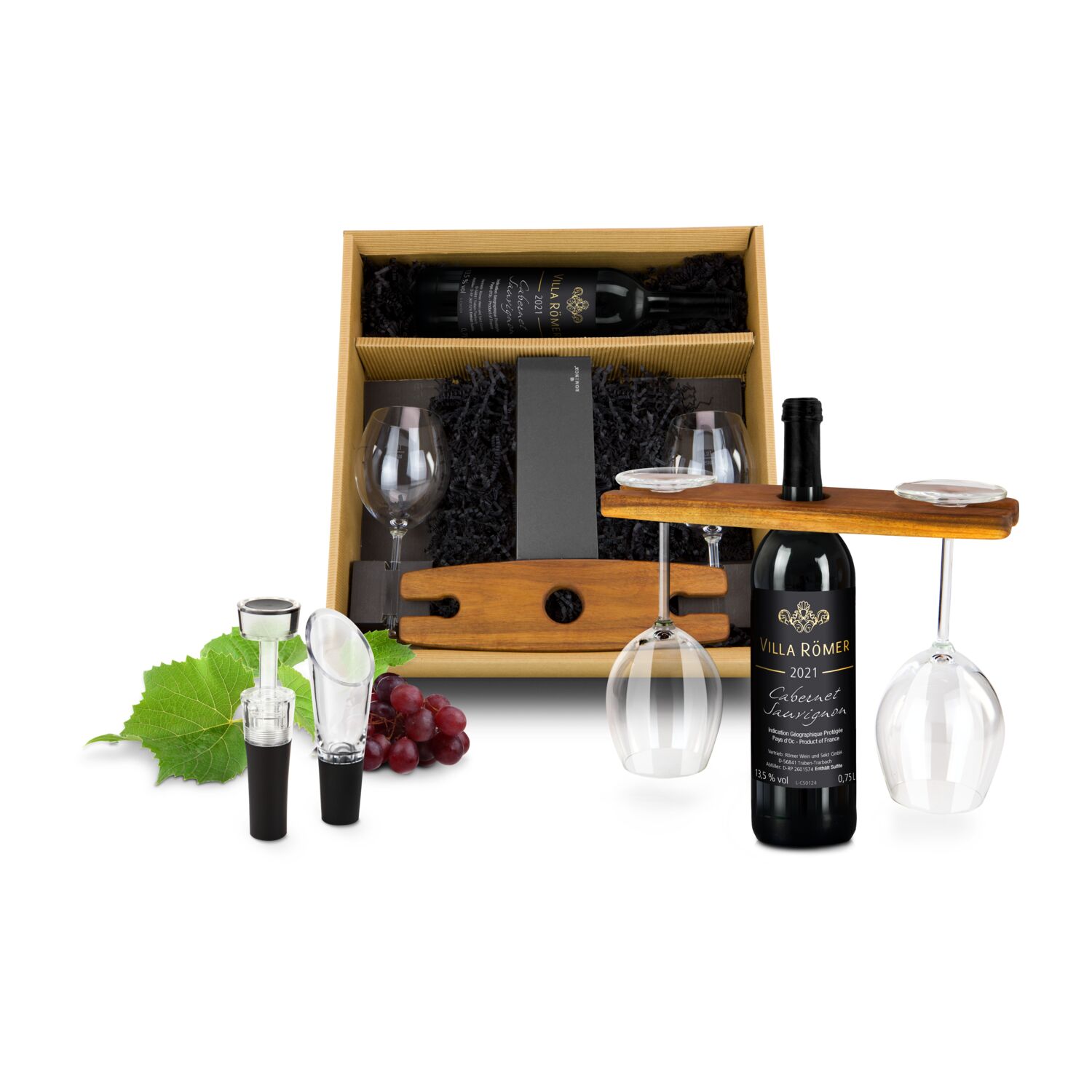 Eine Flasche Cabernet Sauvignon (0,75 l), 2 Rotweingläser, 1 ROMINOX® Weinglashalter aus Holz und dazu 1 ROMINOX® Weinbelüfter-Set