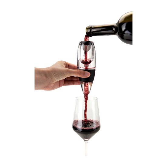 Eine Flasche Cabernet Sauvignon (0,75 l), 2 Rotweingläser, 1 ROMINOX® Weinglashalter aus Holz und dazu 1 ROMINOX® Weinbelüfter-Set