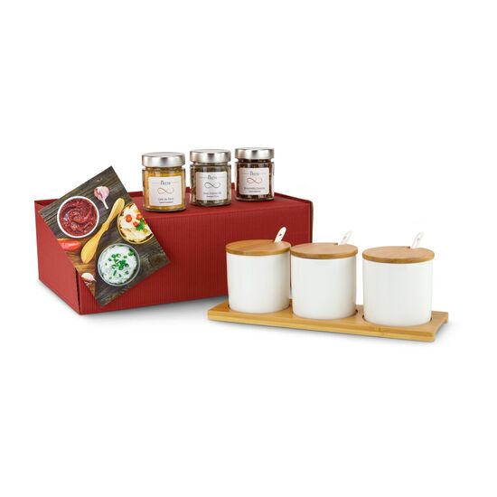 Das ROMINOX® Dip-Set Tre Malva mit 3 Keramikschalen, Löffel, Deckel und Servierbrett und passend dazu 3 Dip-Gewürzmischungen im Glas.