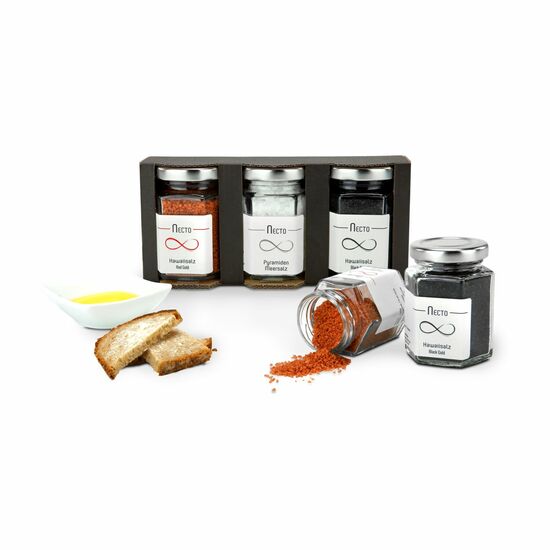 Genießen Sie ein Glas Necto Hawaiisalz Black Gold, ein Glas Necto Pyramiden Fingersalz und ein Glas Necto Hawaiisalz Red Gold