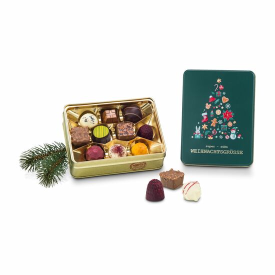 125 g handgemachte Confiserie Pralinen- und Trüffelmischung kommen in einer hochwertigen 3D-geprägten Dose mit Tannenbaum-Motiv.