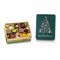 125 g handgemachte Confiserie Pralinen- und Trüffelmischung kommen in einer hochwertigen 3D-geprägten Dose mit Tannenbaum-Motiv.