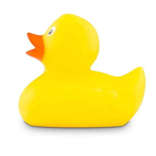 Eine Badeente, Badesalz, eine Tube Duschgel, ein Mesh-Schwamm und ein Handtuch verpackt in einem blauen Geschenkkarton mit Aufkleber.