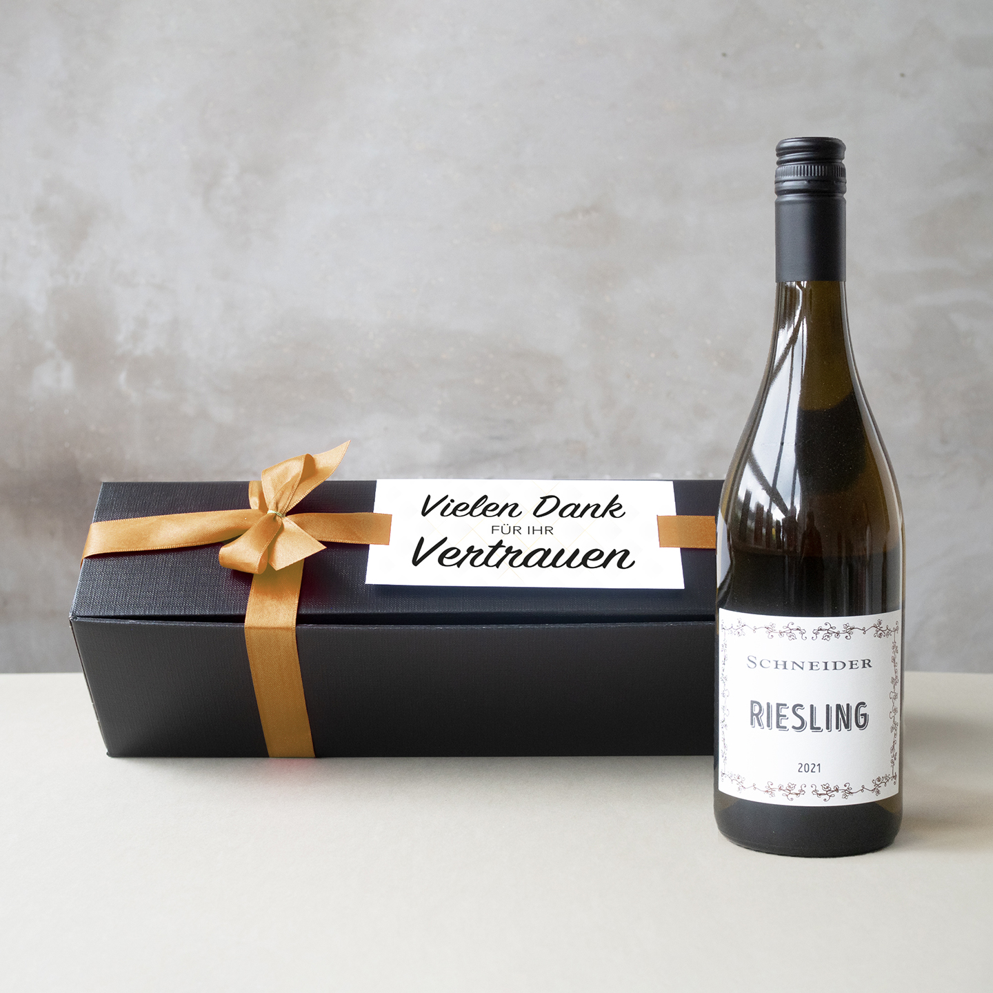 Riesling in edler Geschenkbox 956 g  Goldene Schleife