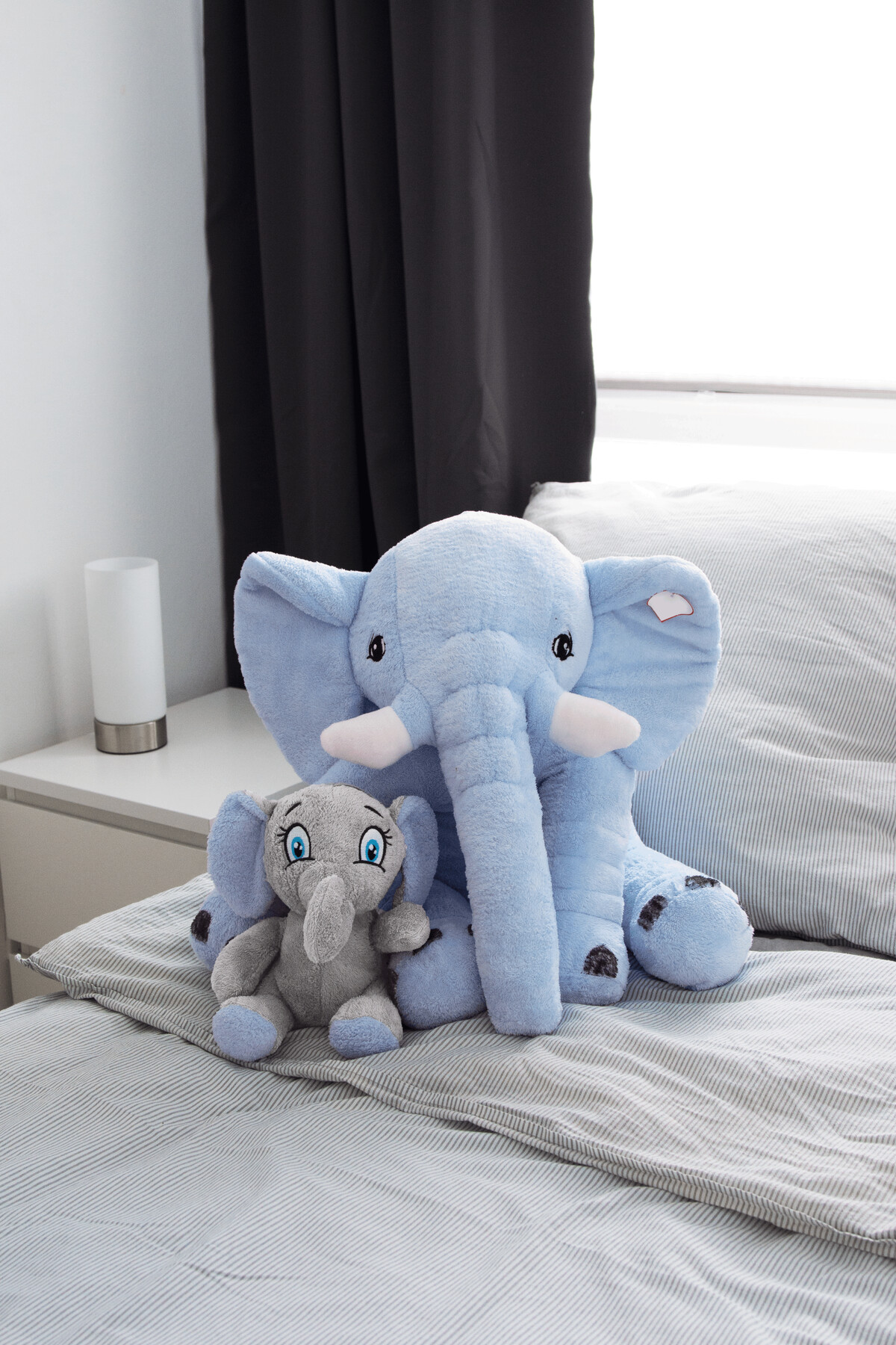 Großer Plüsch-Elefant LOUNIS, blau