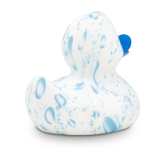 weiße Werbeente Patrick Plansch mit Wassertropfen und blauem Schnabel in der Standardform, Größe: ca. 8 cm. Inklusive Quietschventil