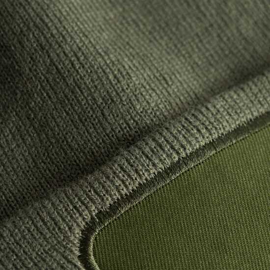 Strickmütze mit Label